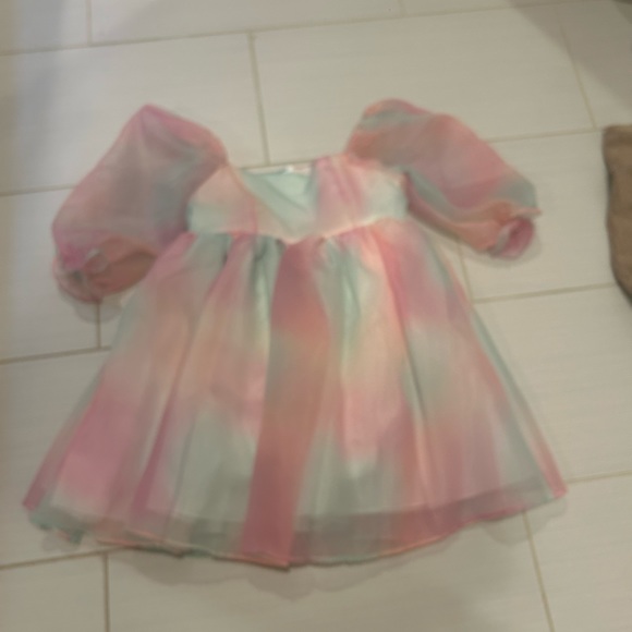 Super cute dress!! - Picture 2 of 4